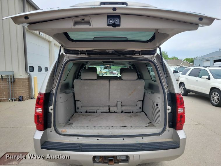 image for item DZ7117 2007 Chevrolet Suburban SUV