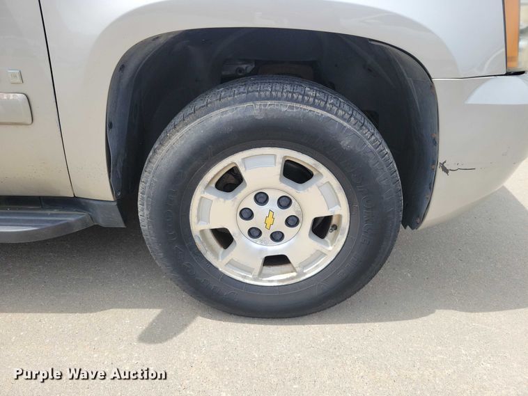 image for item DZ7117 2007 Chevrolet Suburban SUV