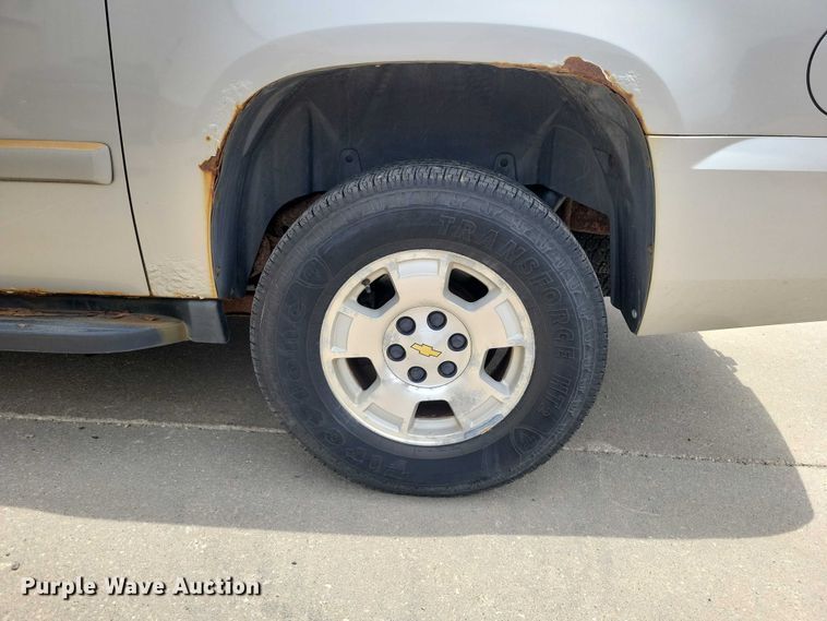 image for item DZ7117 2007 Chevrolet Suburban SUV
