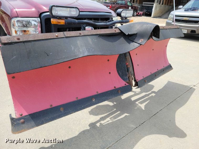image for item DZ7118 2006 Ford F250 Super Duty flatbed pickup truck