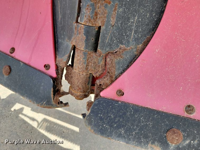 image for item DZ7118 2006 Ford F250 Super Duty flatbed pickup truck