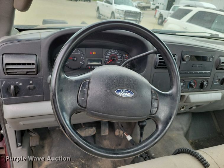 image for item DZ7118 2006 Ford F250 Super Duty flatbed pickup truck