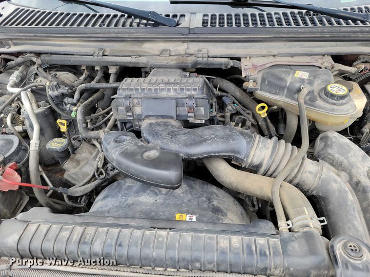 image for item DZ7118 2006 Ford F250 Super Duty flatbed pickup truck
