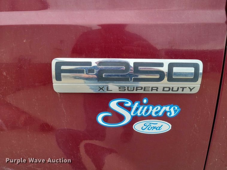 image for item DZ7118 2006 Ford F250 Super Duty flatbed pickup truck