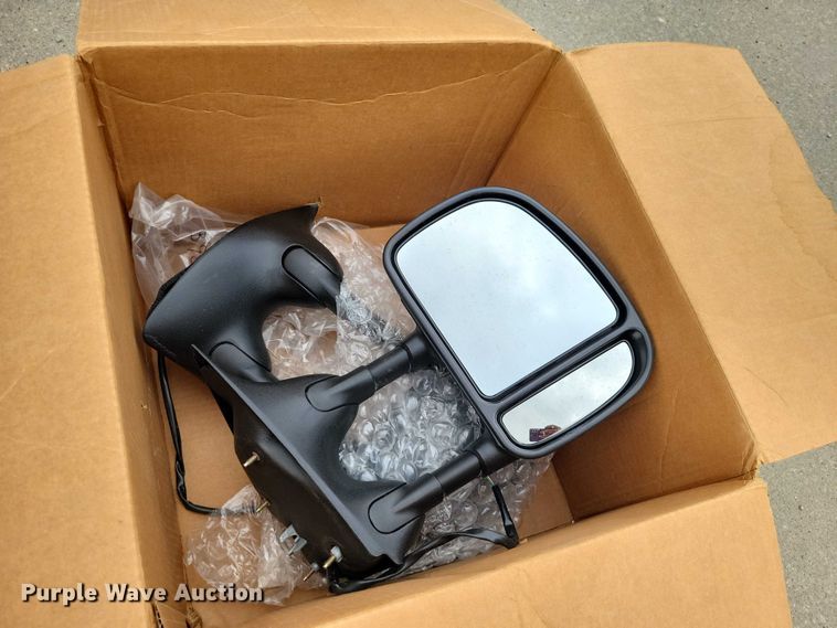 image for item DZ7118 2006 Ford F250 Super Duty flatbed pickup truck