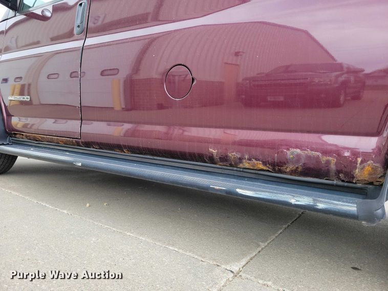 image for item DZ7119 2004 GMC Savana 2500 van