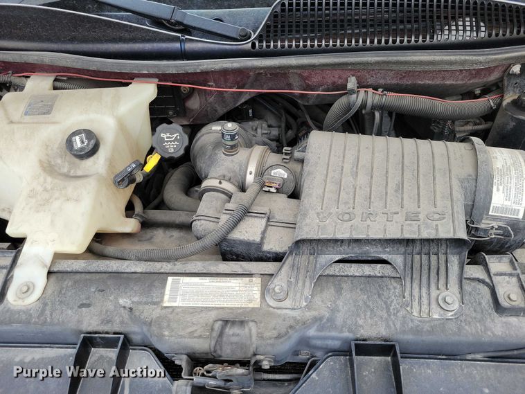 image for item DZ7119 2004 GMC Savana 2500 van
