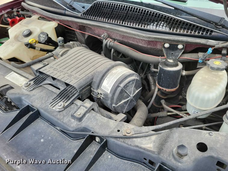 image for item DZ7119 2004 GMC Savana 2500 van