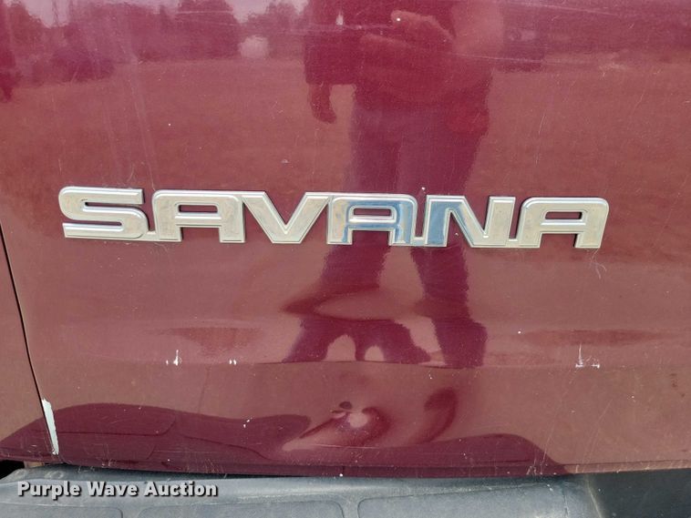 image for item DZ7119 2004 GMC Savana 2500 van