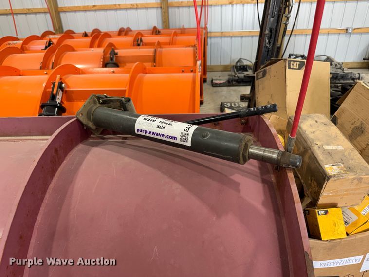 image for item EA2340 Dayton 5M472 floor jack