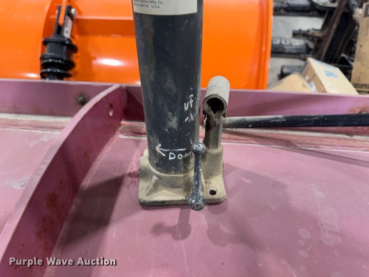 image for item EA2340 Dayton 5M472 floor jack