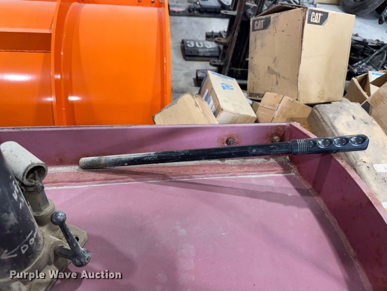 image for item EA2340 Dayton 5M472 floor jack