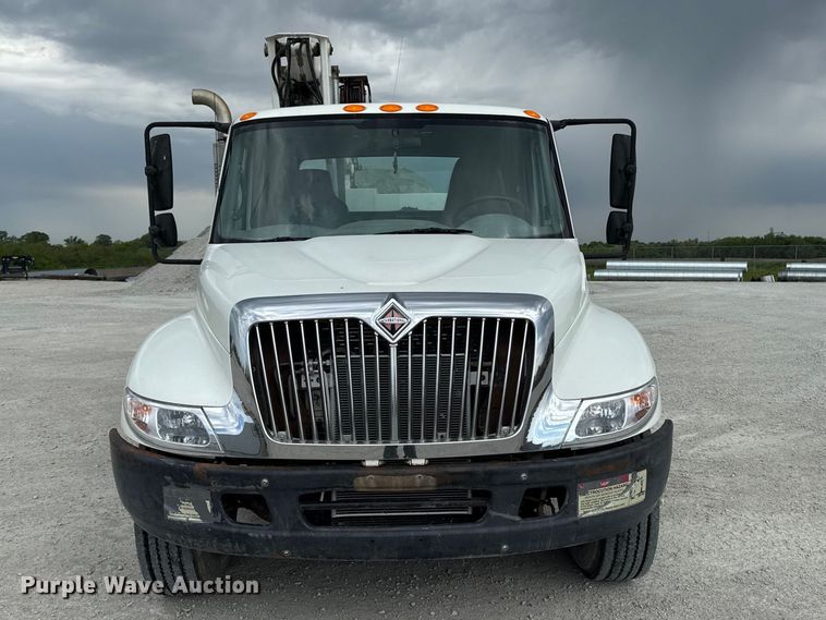 image for item EA2341 2003 International 4300 utility / service truck