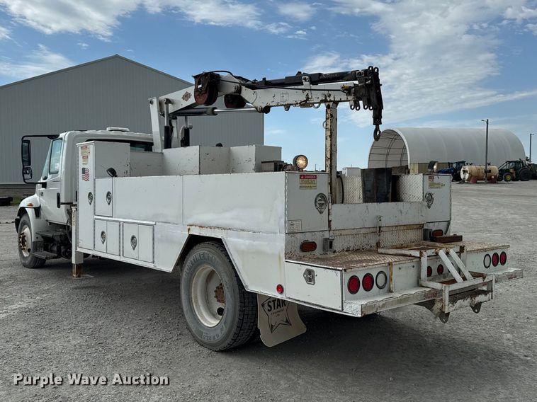 image for item EA2341 2003 International 4300 utility / service truck