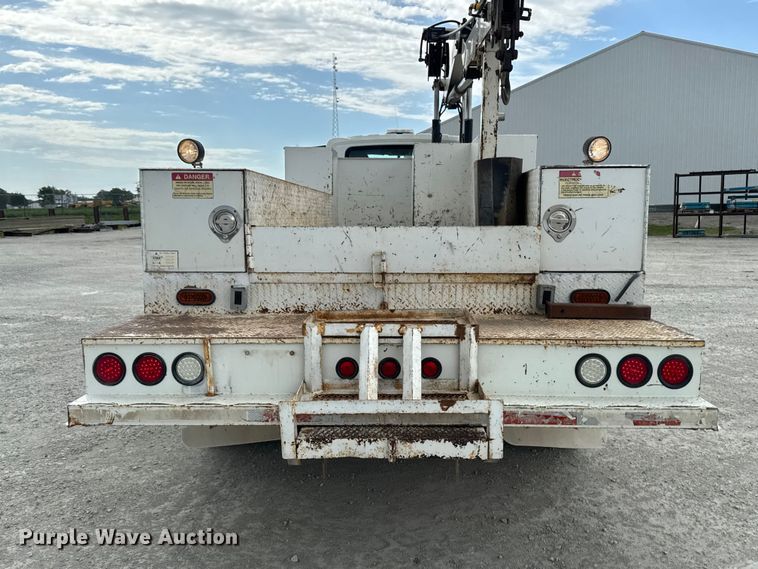 image for item EA2341 2003 International 4300 utility / service truck