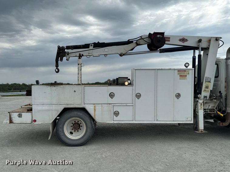 image for item EA2341 2003 International 4300 utility / service truck