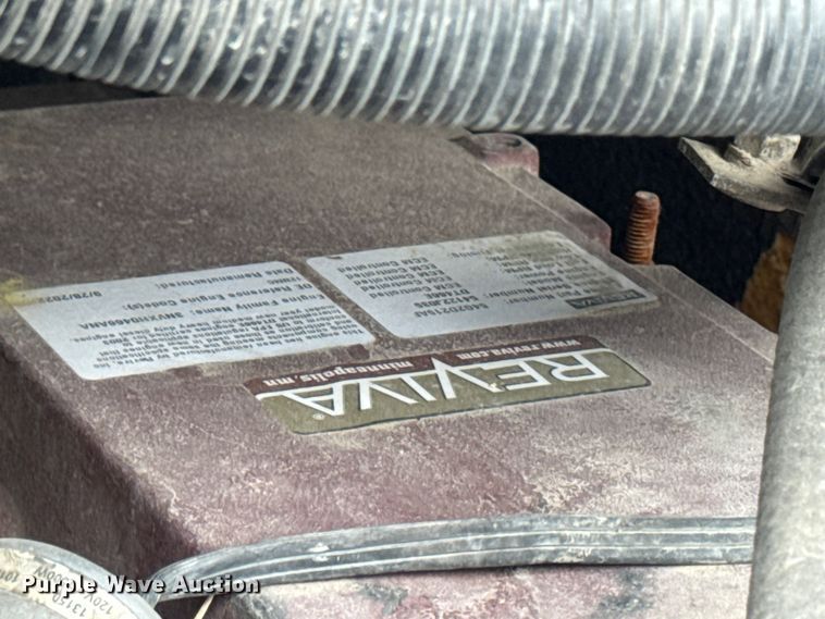 image for item EA2341 2003 International 4300 utility / service truck