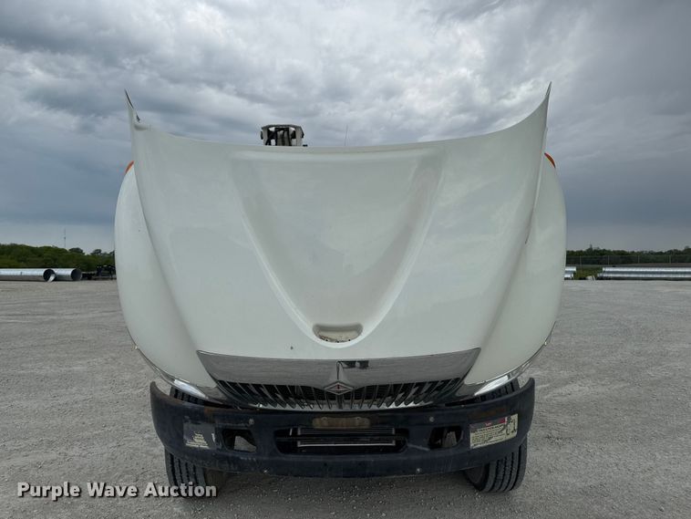 image for item EA2341 2003 International 4300 utility / service truck