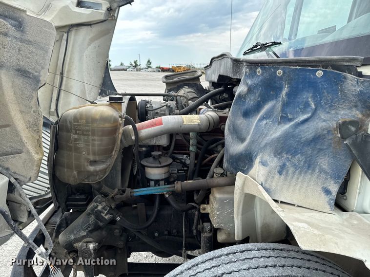 image for item EA2341 2003 International 4300 utility / service truck