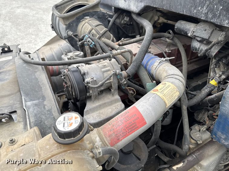 image for item EA2341 2003 International 4300 utility / service truck
