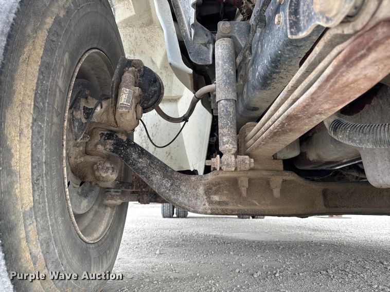 image for item EA2341 2003 International 4300 utility / service truck