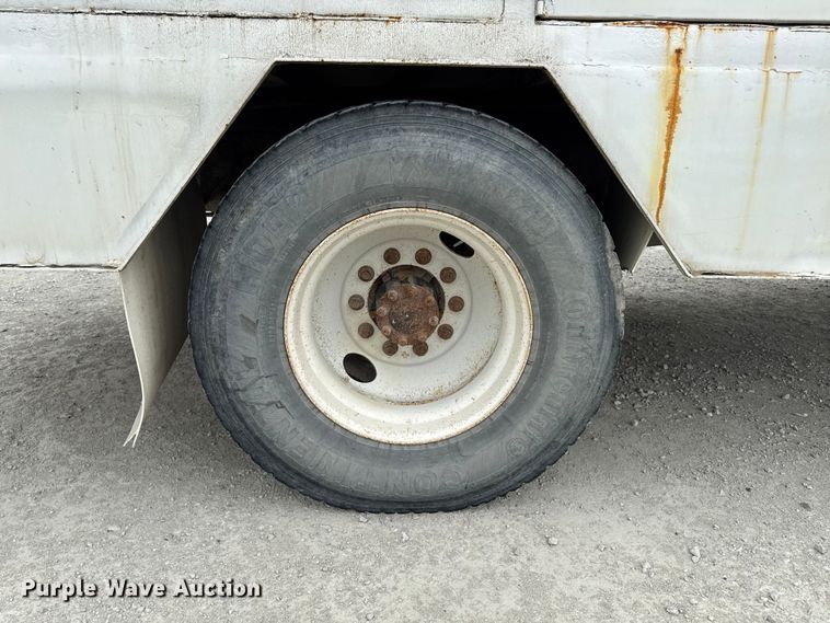 image for item EA2341 2003 International 4300 utility / service truck