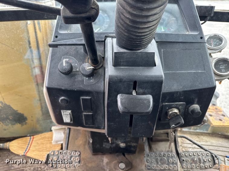 image for item EA2342 2001 John Deere 6405 MFWD tractor