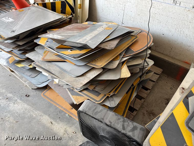 image for item EA2346 Approximately 100 signs road signs