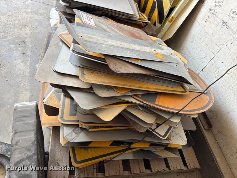image for item EA2346 Approximately 100 signs road signs