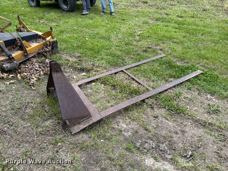 image for item EA2351 Tractor attachments