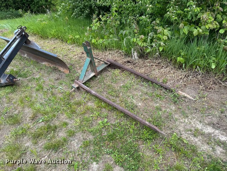 image for item EA2351 Tractor attachments