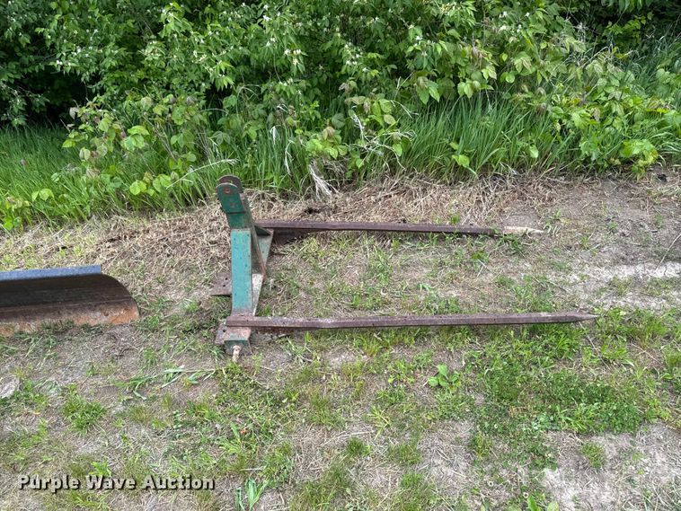 image for item EA2351 Tractor attachments