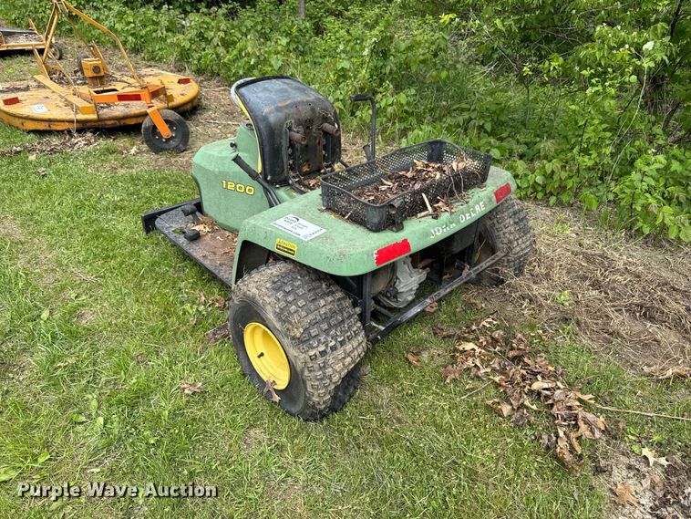 image for item EA2354 John Deere 1200 bunker rake