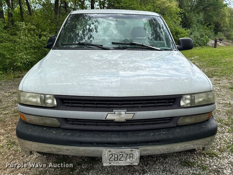 image for item EA2355 1999 Chevrolet Silverado 1500 pickup truck