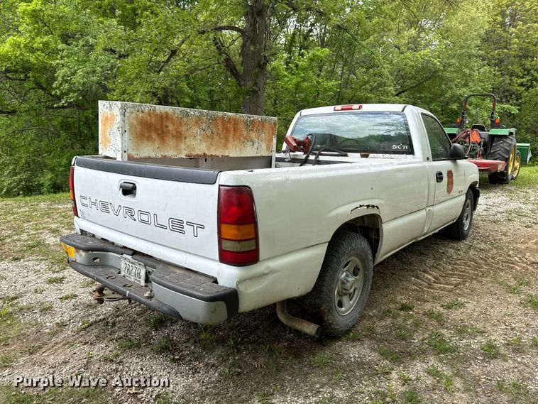 image for item EA2355 1999 Chevrolet Silverado 1500 pickup truck