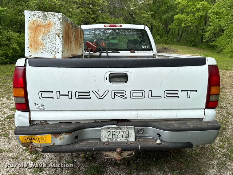 image for item EA2355 1999 Chevrolet Silverado 1500 pickup truck