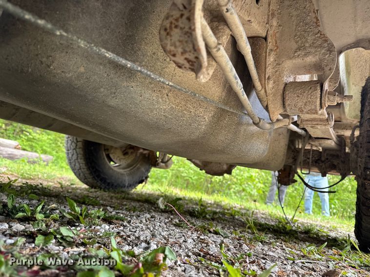 image for item EA2355 1999 Chevrolet Silverado 1500 pickup truck