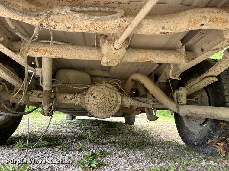 image for item EA2355 1999 Chevrolet Silverado 1500 pickup truck