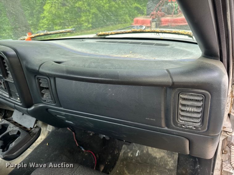 image for item EA2355 1999 Chevrolet Silverado 1500 pickup truck