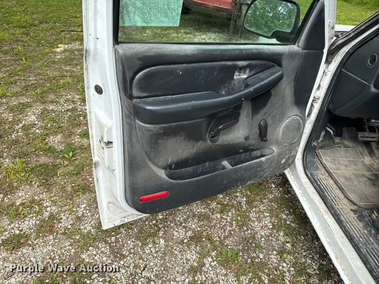 image for item EA2355 1999 Chevrolet Silverado 1500 pickup truck