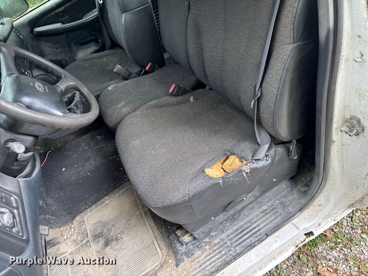image for item EA2355 1999 Chevrolet Silverado 1500 pickup truck