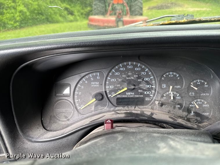 image for item EA2355 1999 Chevrolet Silverado 1500 pickup truck