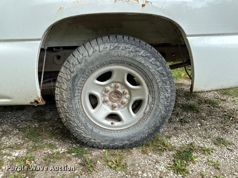 image for item EA2355 1999 Chevrolet Silverado 1500 pickup truck