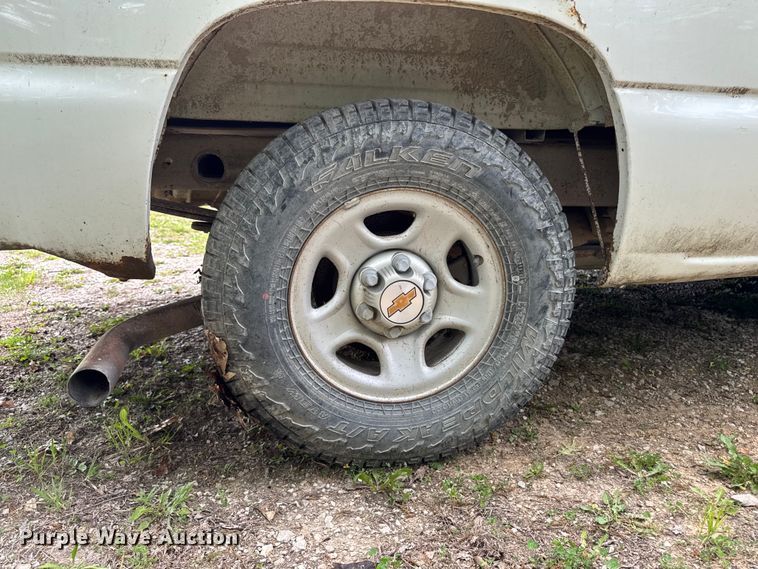 image for item EA2355 1999 Chevrolet Silverado 1500 pickup truck
