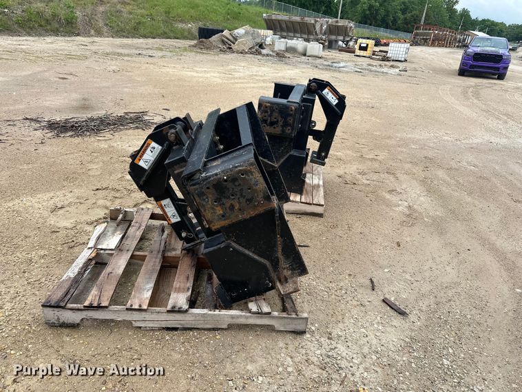 image for item EA4904 (2) Henke snow plow mounts