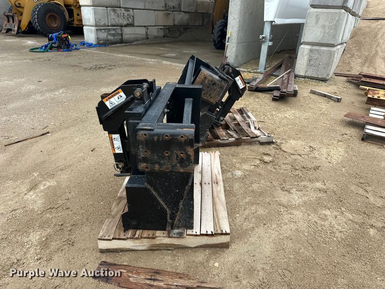 image for item EA4904 (2) Henke snow plow mounts