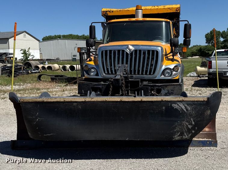 image for item EC4594 2009 International 7500 dump truck