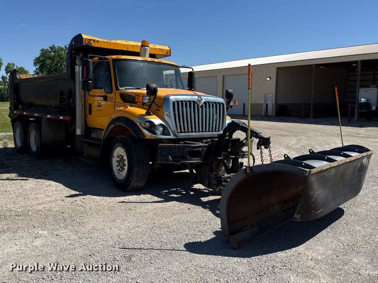 image for item EC4594 2009 International 7500 dump truck