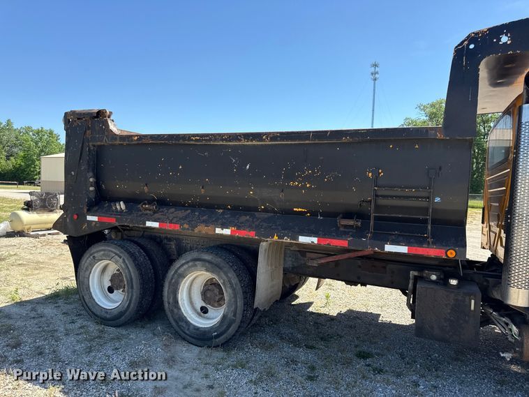 image for item EC4594 2009 International 7500 dump truck