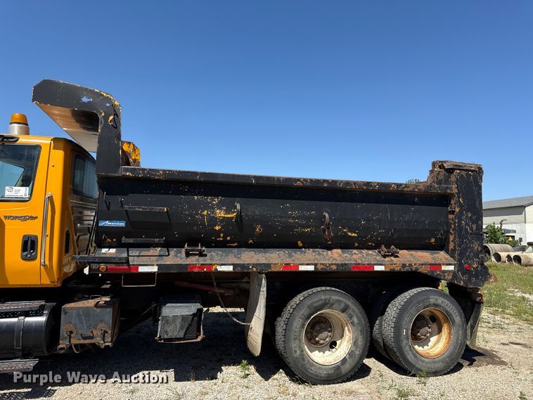 image for item EC4594 2009 International 7500 dump truck